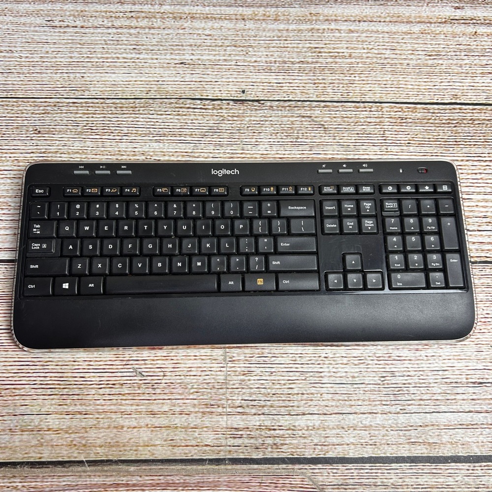 Logitech K520 Wireless Keyboard Full Size Black and White Y-R0012 With Receiver
